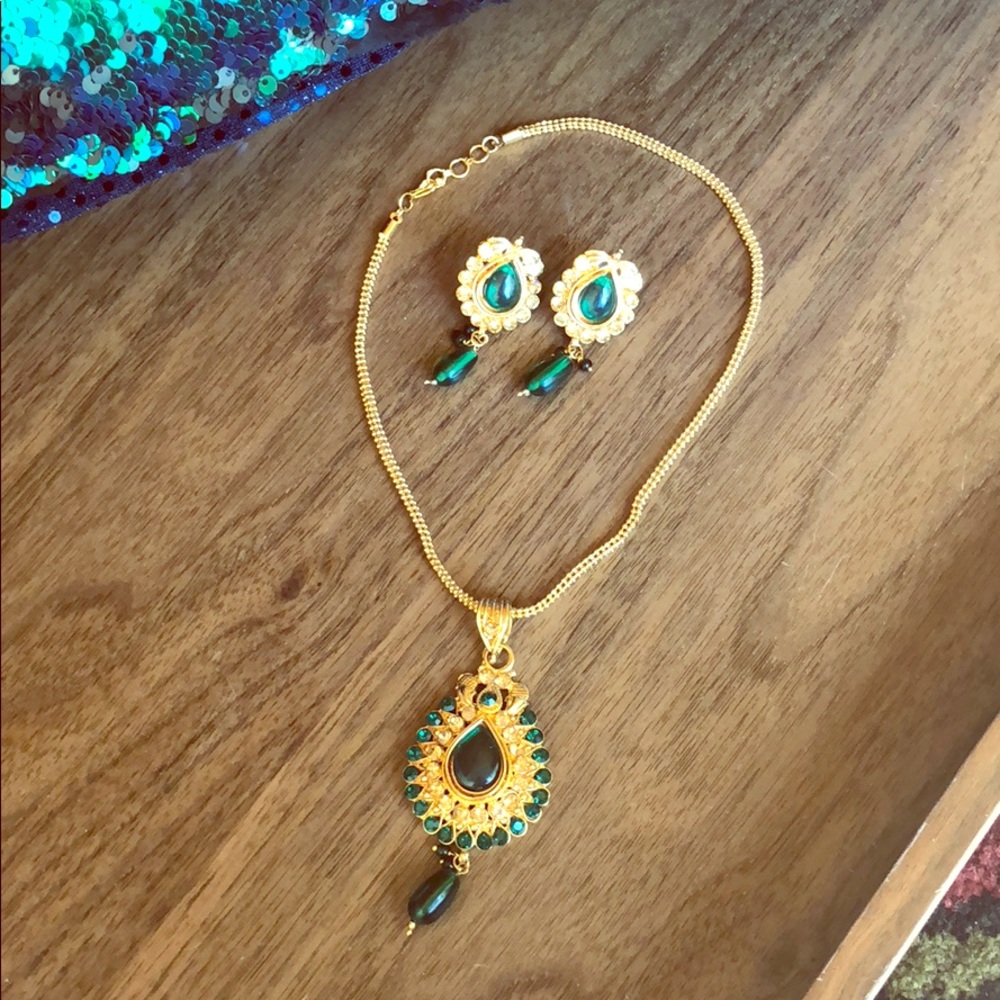 Ethic green necklace and earrings set